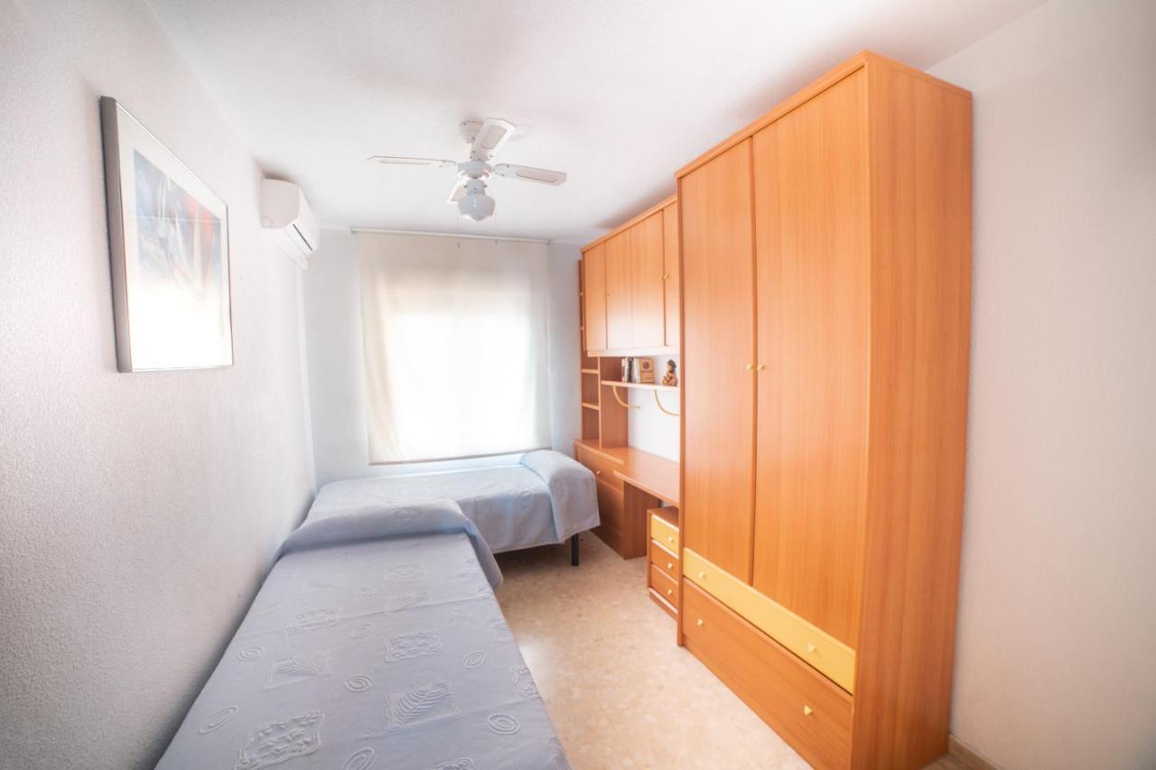 Apartamento con piscina y terraza a 50 metros de la playa Roquetas de Mar Exterior foto